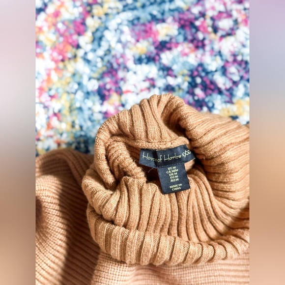 House of Harlow Cropped Cognac Turtleneck Sweater - Picture 9 of 9